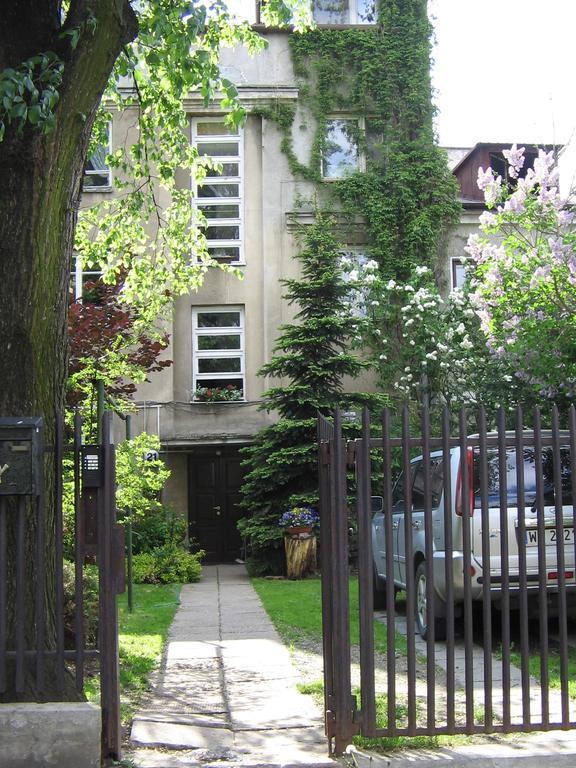 Animrumru Warszawa Exteriör bild
